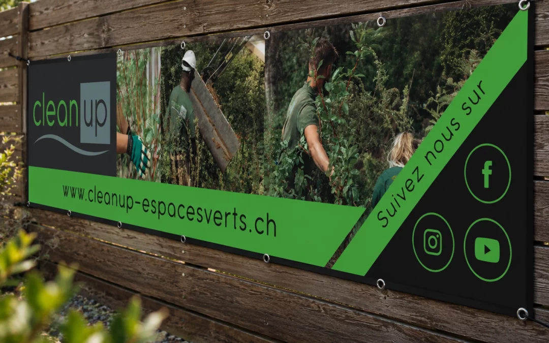 Banderole publicitaire Clean Up avec adresse www.cleanup-espacesverts.ch et pictogrammes de réseaux sociaux.