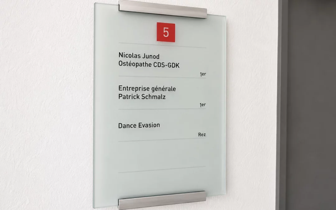 Plaquettes de signalétique